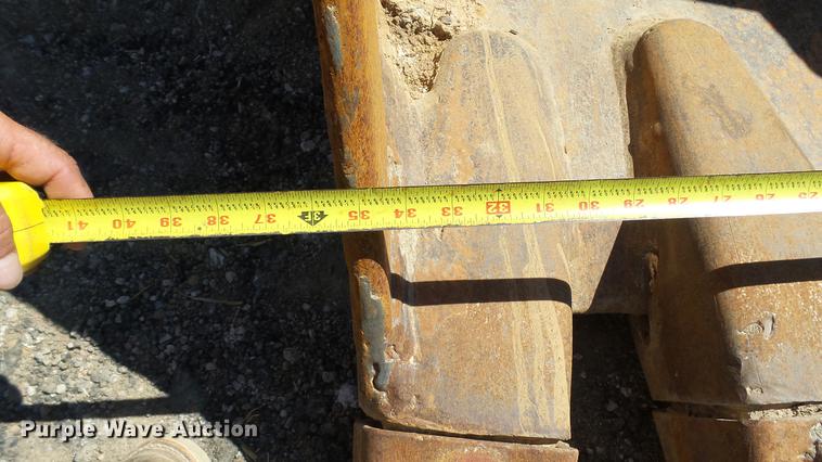 image for item DD7290 1998 New Holland EC600 excavator