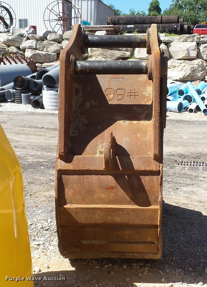 image for item DD7290 1998 New Holland EC600 excavator