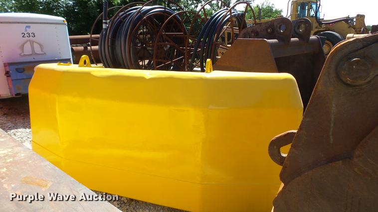 image for item DD7290 1998 New Holland EC600 excavator