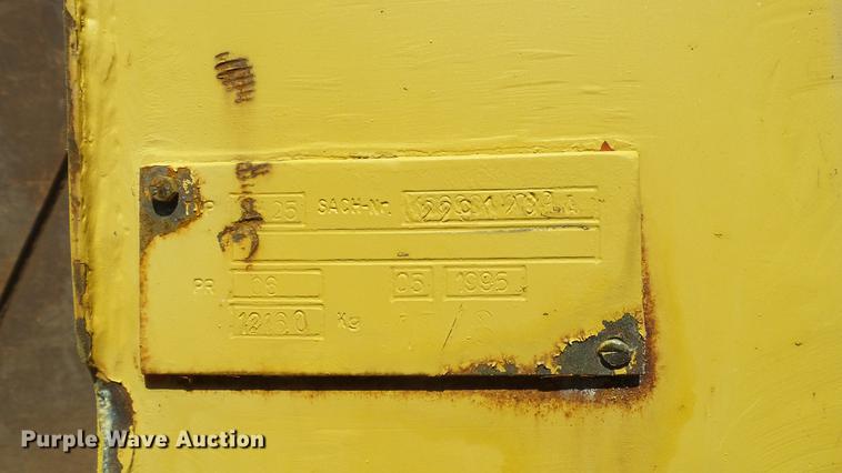 image for item DD7290 1998 New Holland EC600 excavator