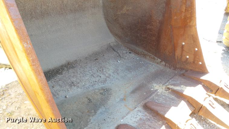 image for item DD7290 1998 New Holland EC600 excavator