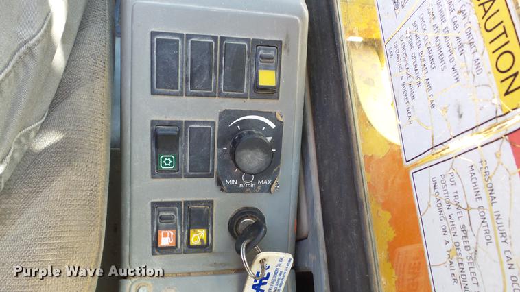 image for item DD7290 1998 New Holland EC600 excavator