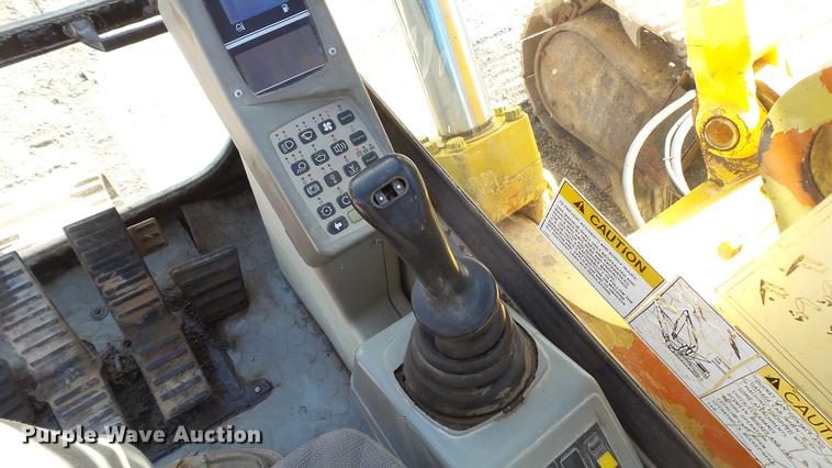 image for item DD7290 1998 New Holland EC600 excavator