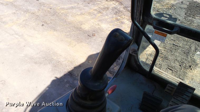 image for item DD7290 1998 New Holland EC600 excavator