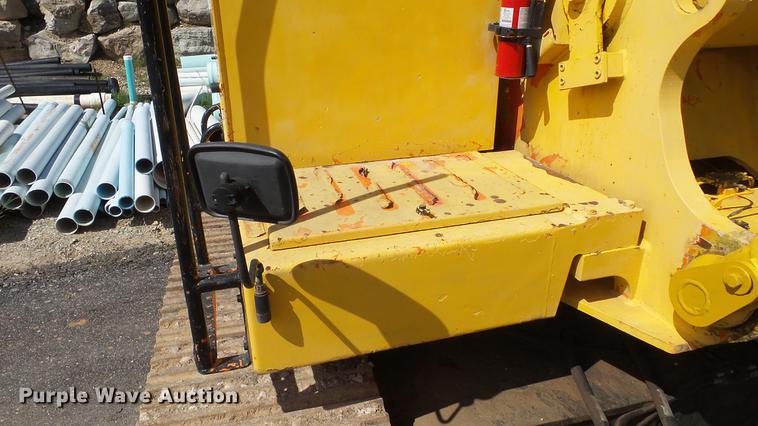 image for item DD7290 1998 New Holland EC600 excavator