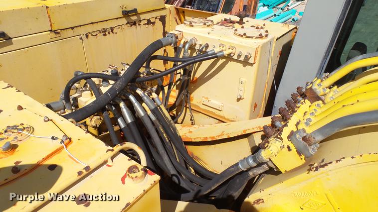 image for item DD7290 1998 New Holland EC600 excavator