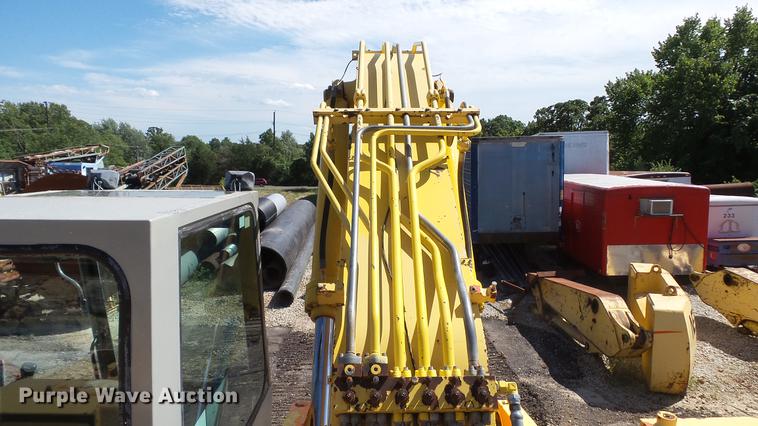 image for item DD7290 1998 New Holland EC600 excavator