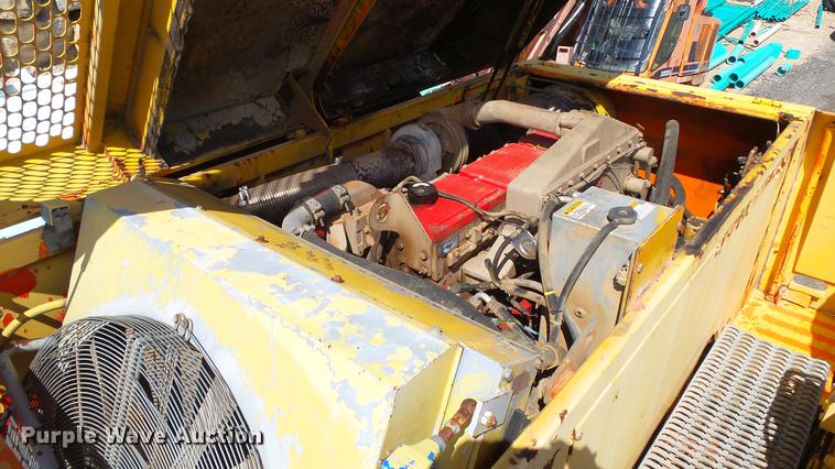 image for item DD7290 1998 New Holland EC600 excavator