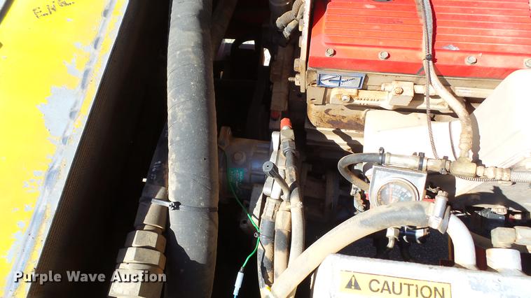 image for item DD7290 1998 New Holland EC600 excavator