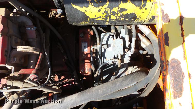 image for item DD7290 1998 New Holland EC600 excavator
