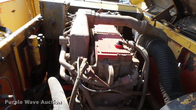 image for item DD7290 1998 New Holland EC600 excavator