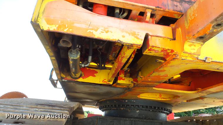 image for item DD7290 1998 New Holland EC600 excavator