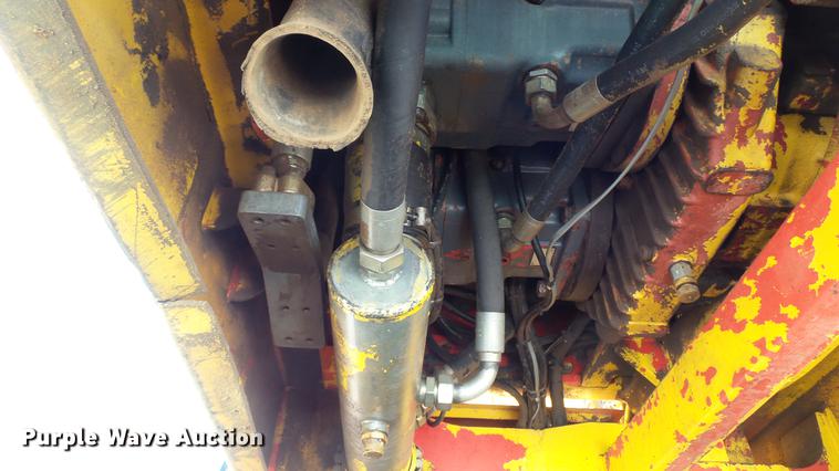 image for item DD7290 1998 New Holland EC600 excavator