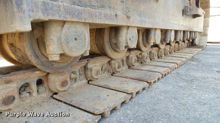 image for item DD7290 1998 New Holland EC600 excavator