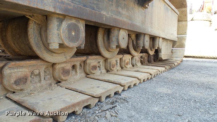 image for item DD7290 1998 New Holland EC600 excavator