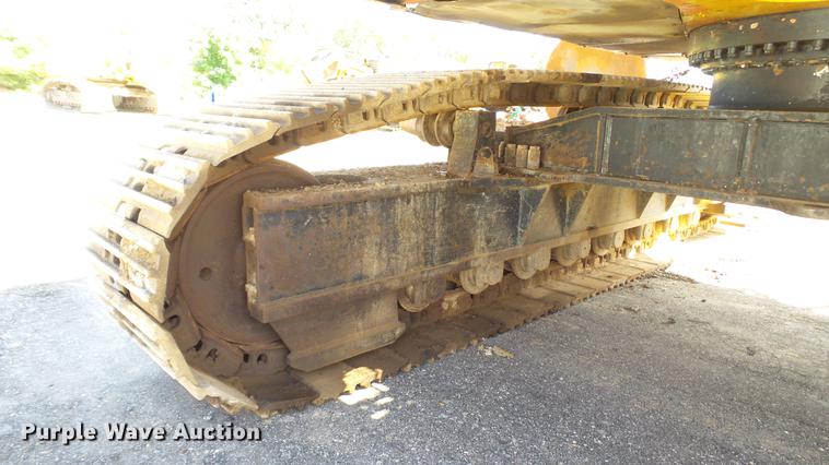 image for item DD7290 1998 New Holland EC600 excavator