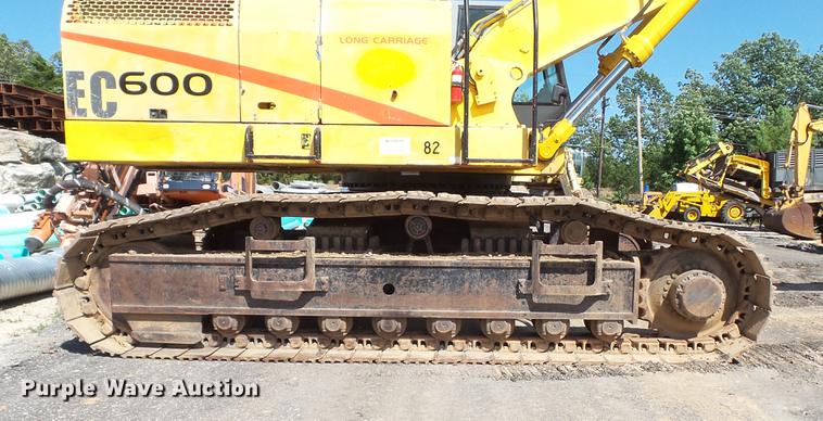 image for item DD7290 1998 New Holland EC600 excavator