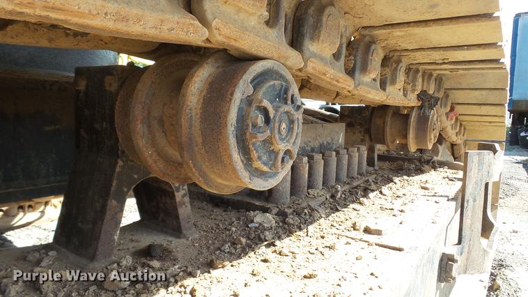 image for item DD7290 1998 New Holland EC600 excavator