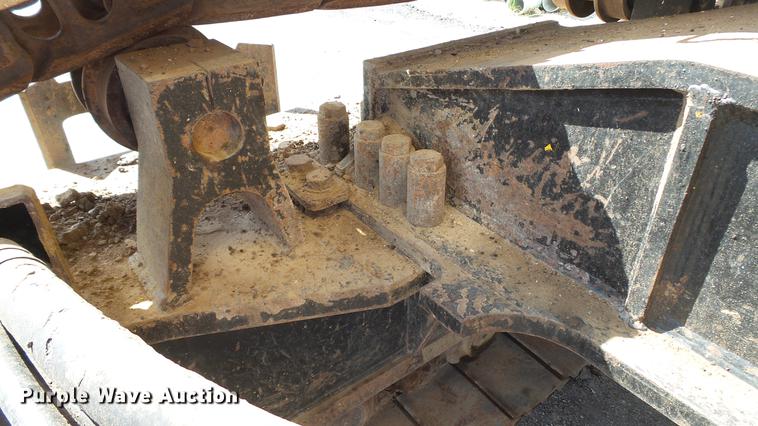 image for item DD7290 1998 New Holland EC600 excavator