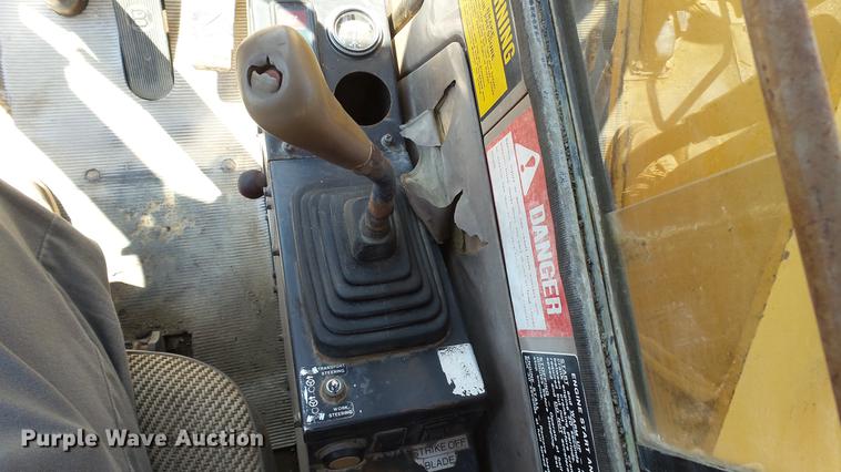 image for item DD7291 1989 John Deere 495D rubber tired excavator