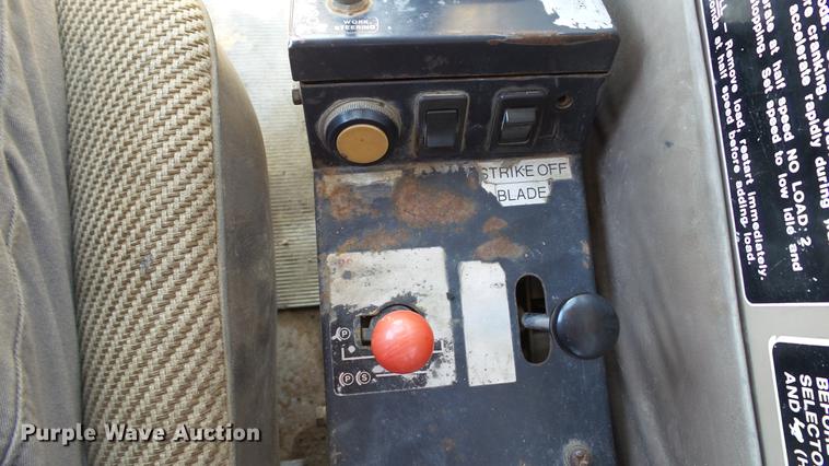 image for item DD7291 1989 John Deere 495D rubber tired excavator