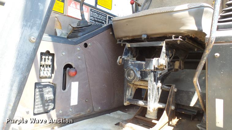 image for item DD7291 1989 John Deere 495D rubber tired excavator