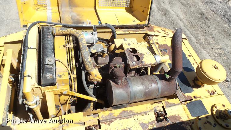 image for item DD7291 1989 John Deere 495D rubber tired excavator