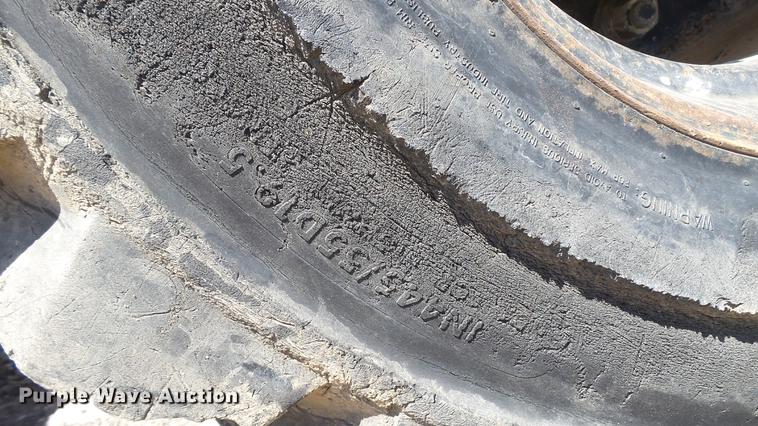 image for item DD7291 1989 John Deere 495D rubber tired excavator