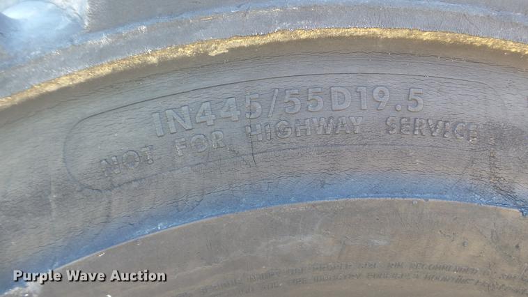 image for item DD7291 1989 John Deere 495D rubber tired excavator