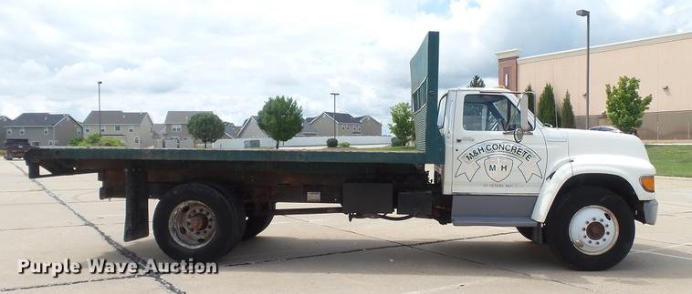 image for item DD7314 1995 Ford F700 flat dump bed truck