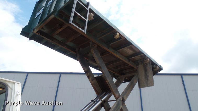 image for item DD7314 1995 Ford F700 flat dump bed truck