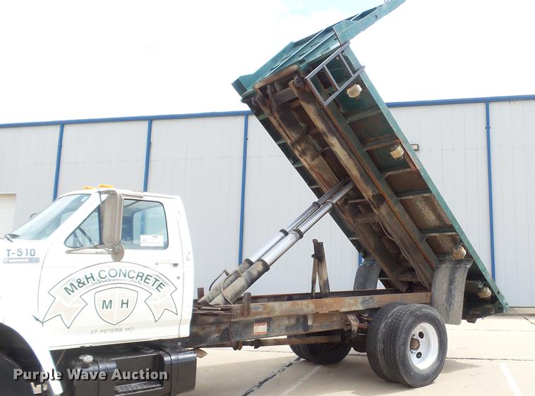 image for item DD7314 1995 Ford F700 flat dump bed truck