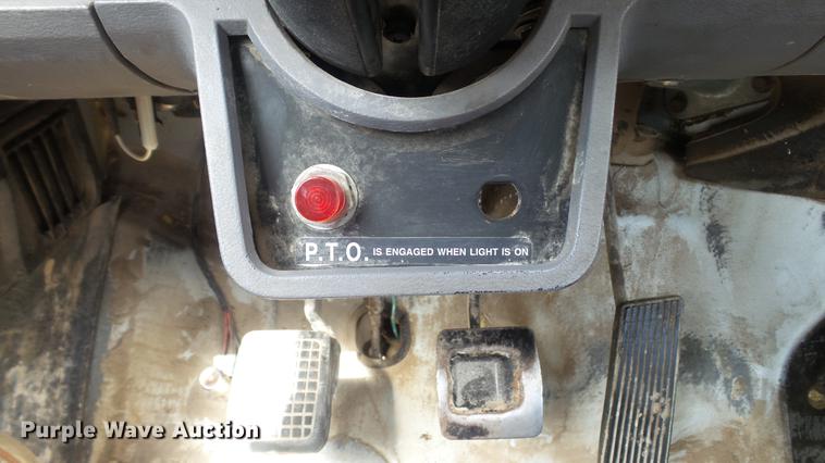 image for item DD7314 1995 Ford F700 flat dump bed truck