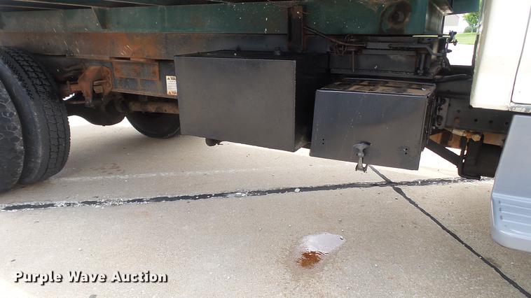 image for item DD7314 1995 Ford F700 flat dump bed truck