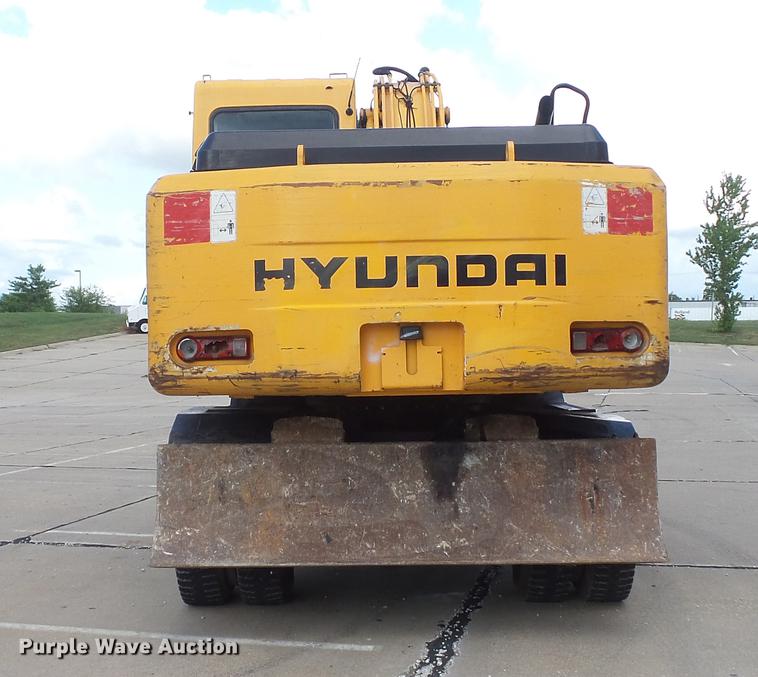 image for item DD7315 2005 Hyundai Robex 170W-7 rubber tire excavator