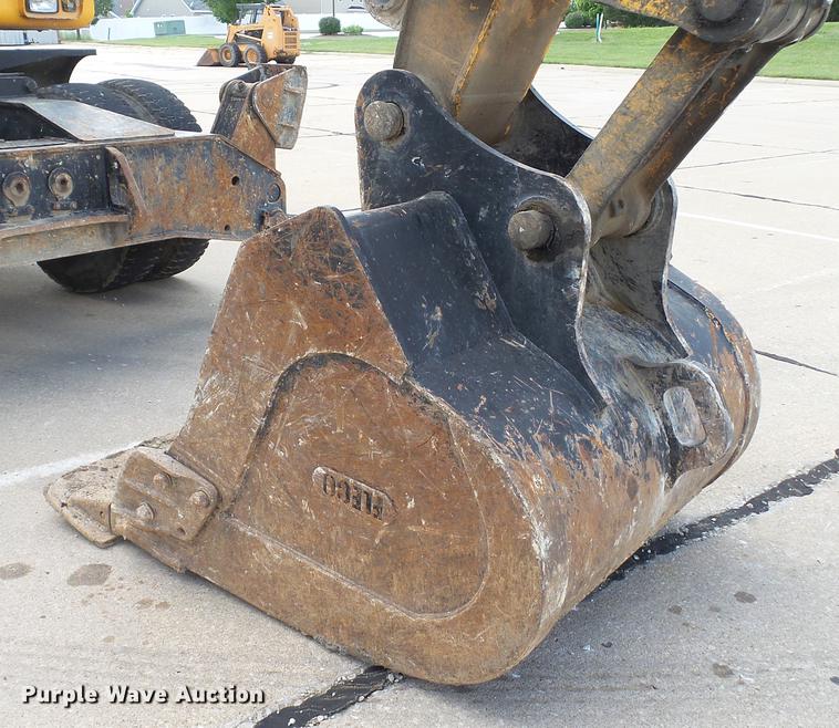 image for item DD7315 2005 Hyundai Robex 170W-7 rubber tire excavator