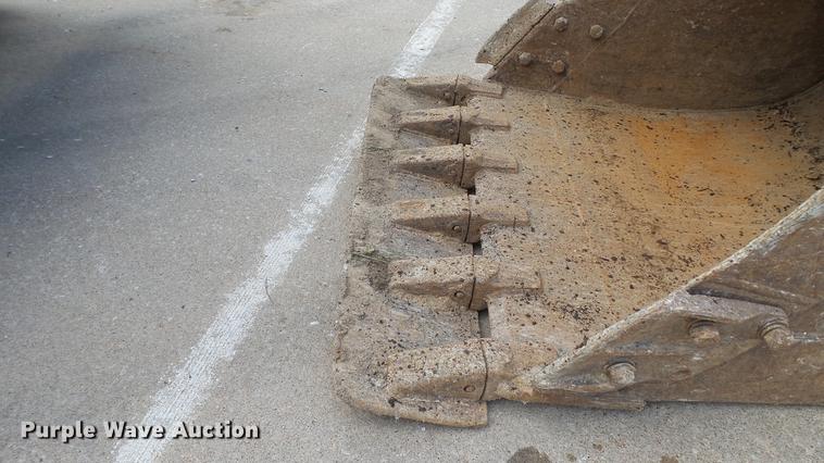 image for item DD7315 2005 Hyundai Robex 170W-7 rubber tire excavator