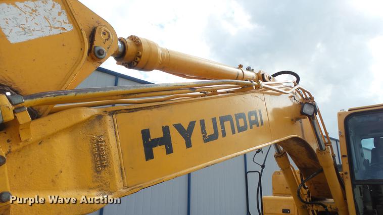 image for item DD7315 2005 Hyundai Robex 170W-7 rubber tire excavator