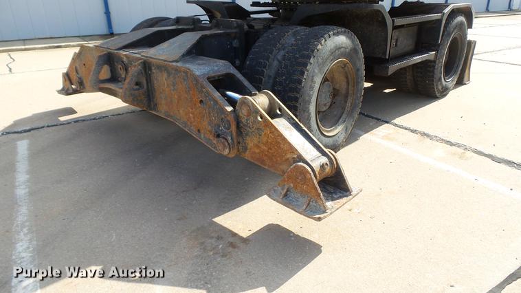 image for item DD7315 2005 Hyundai Robex 170W-7 rubber tire excavator