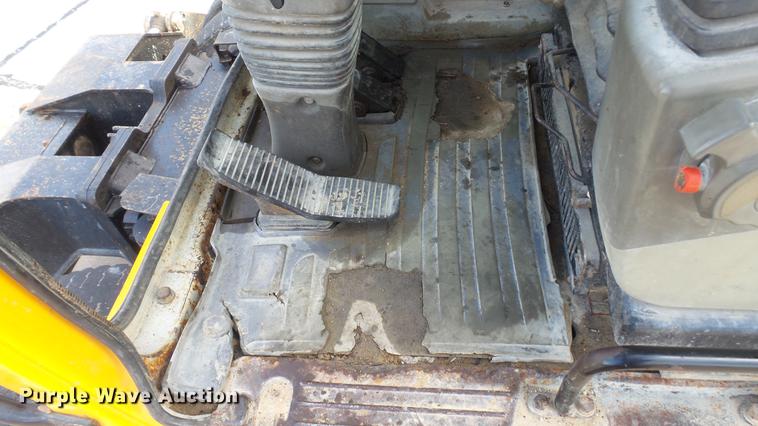 image for item DD7315 2005 Hyundai Robex 170W-7 rubber tire excavator