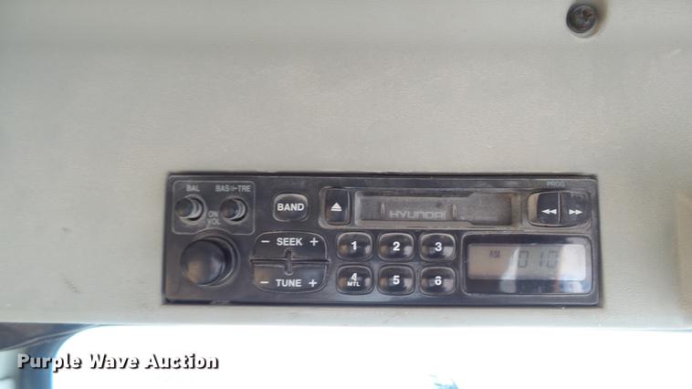 image for item DD7315 2005 Hyundai Robex 170W-7 rubber tire excavator