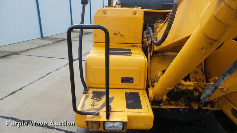 image for item DD7315 2005 Hyundai Robex 170W-7 rubber tire excavator