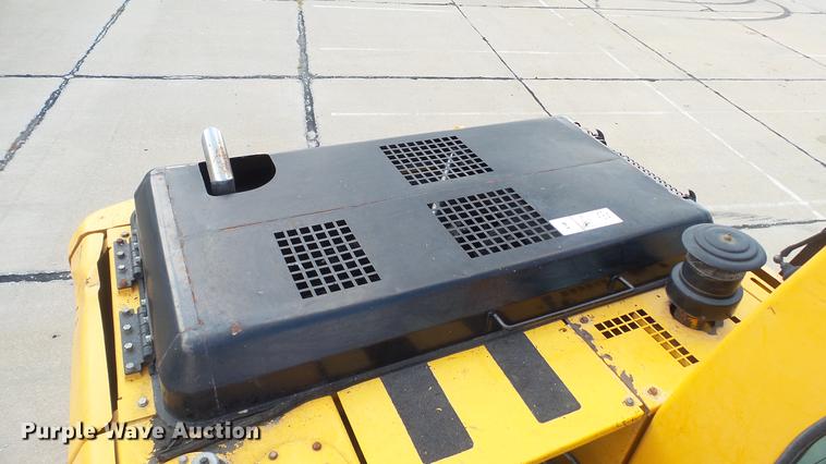 image for item DD7315 2005 Hyundai Robex 170W-7 rubber tire excavator