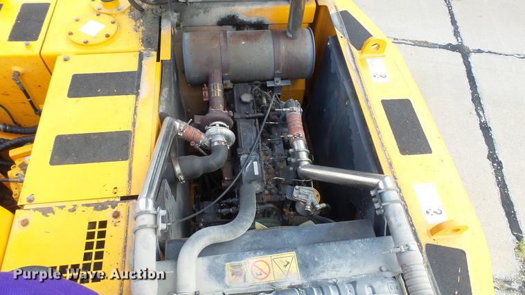 image for item DD7315 2005 Hyundai Robex 170W-7 rubber tire excavator