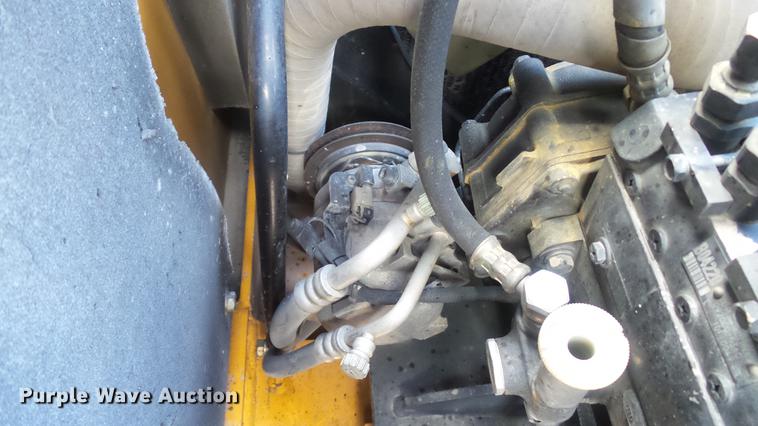 image for item DD7315 2005 Hyundai Robex 170W-7 rubber tire excavator