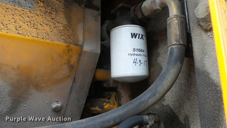 image for item DD7315 2005 Hyundai Robex 170W-7 rubber tire excavator