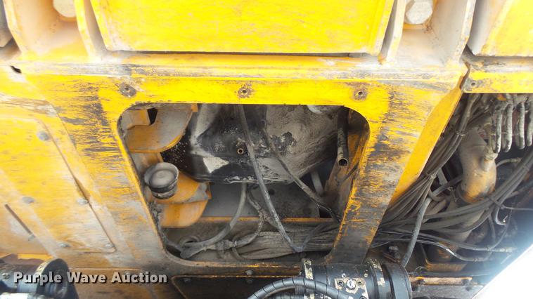 image for item DD7315 2005 Hyundai Robex 170W-7 rubber tire excavator