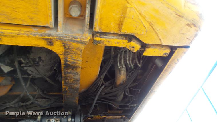 image for item DD7315 2005 Hyundai Robex 170W-7 rubber tire excavator