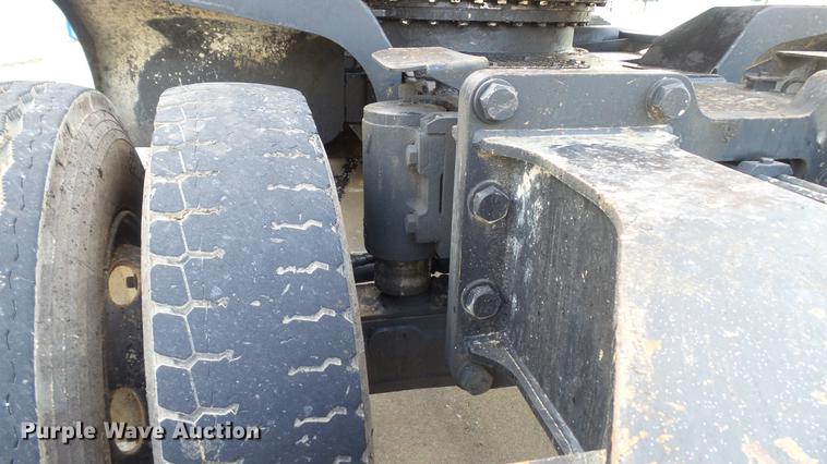 image for item DD7315 2005 Hyundai Robex 170W-7 rubber tire excavator