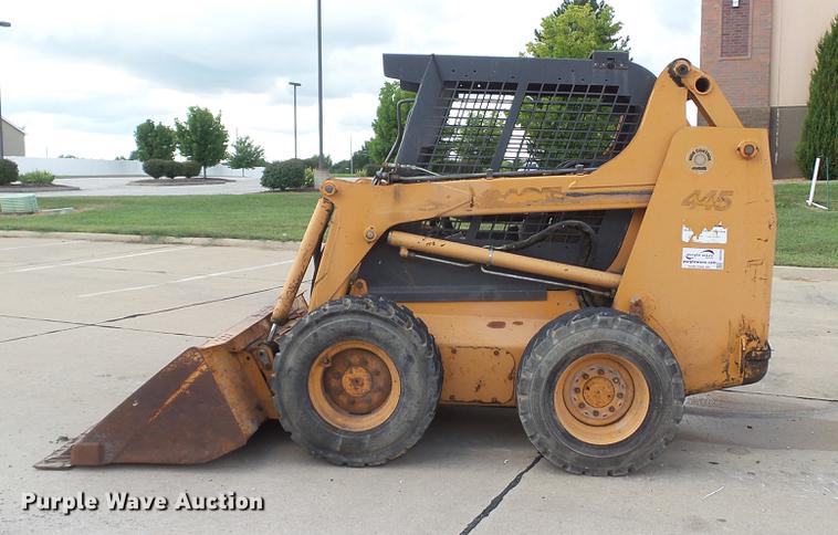 image for item DD7316 2005 Case 445 skid steer